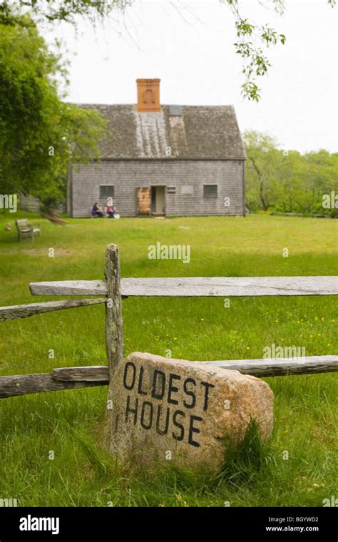 oldest house on nantucket island.